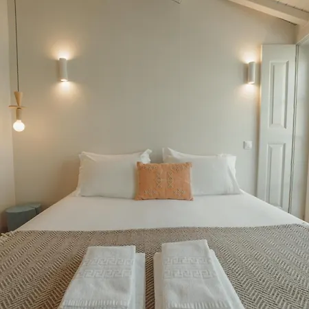 Deluxe Duplex By Hosty *