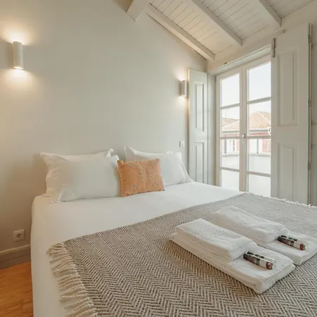 Deluxe Duplex By Hosty