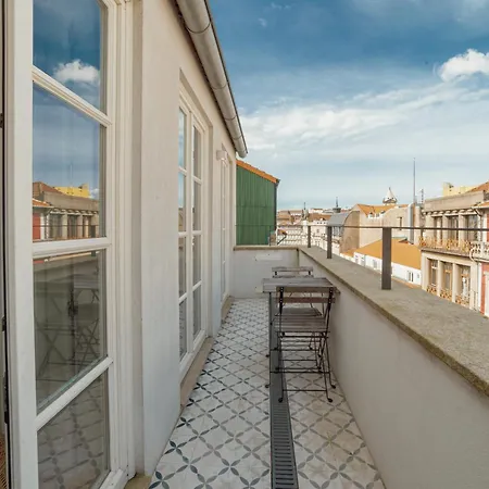 Deluxe Duplex By Hosty