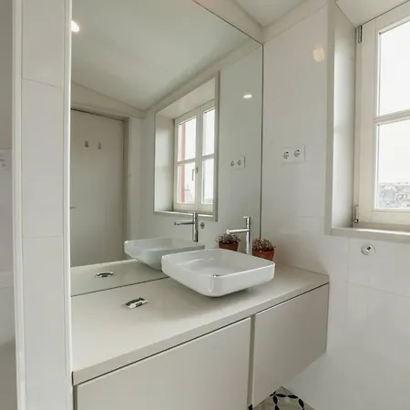 Deluxe Duplex By Hosty *