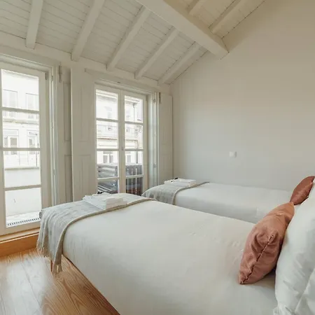Deluxe Duplex By Hosty *