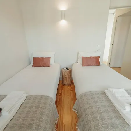 Deluxe Duplex By Hosty