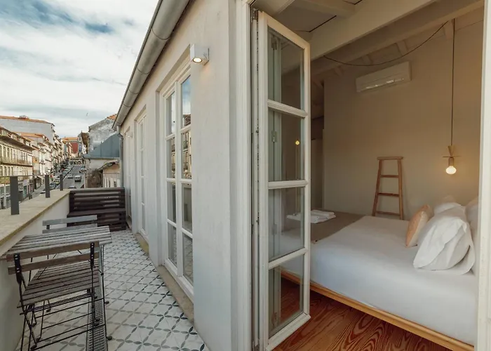 Deluxe Duplex By Hosty *